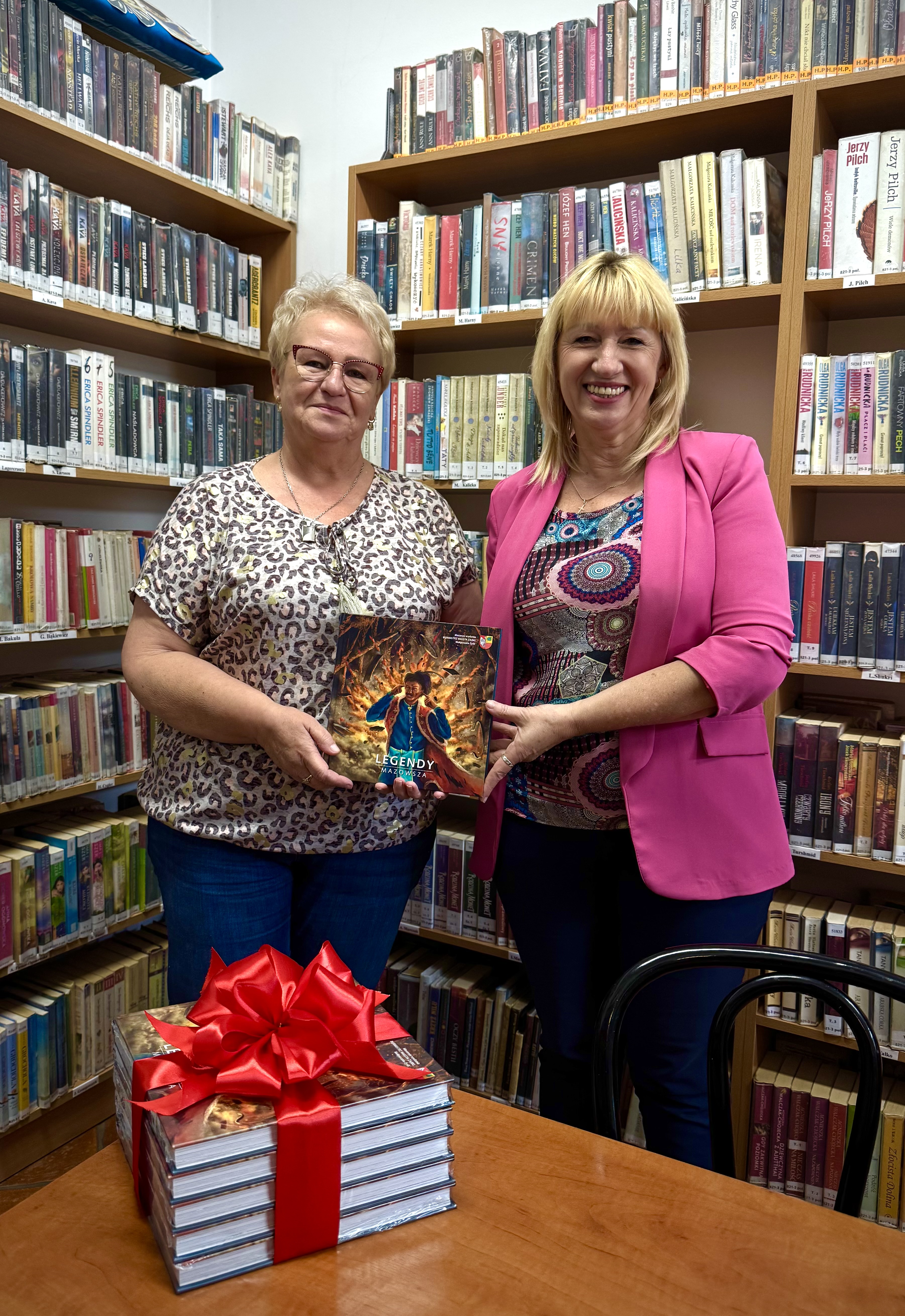 zdjecie na stronie o tytule: Wyjątkowe dzieło w kolejki Miejskiej Biblioteki Publicznej