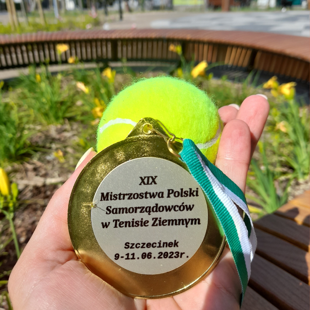 zdjecie na stronie o tytule: Podwójne Mistrzostwo Polski Samorządowców w Tenisie Ziemnym dla Miasta Ząbki