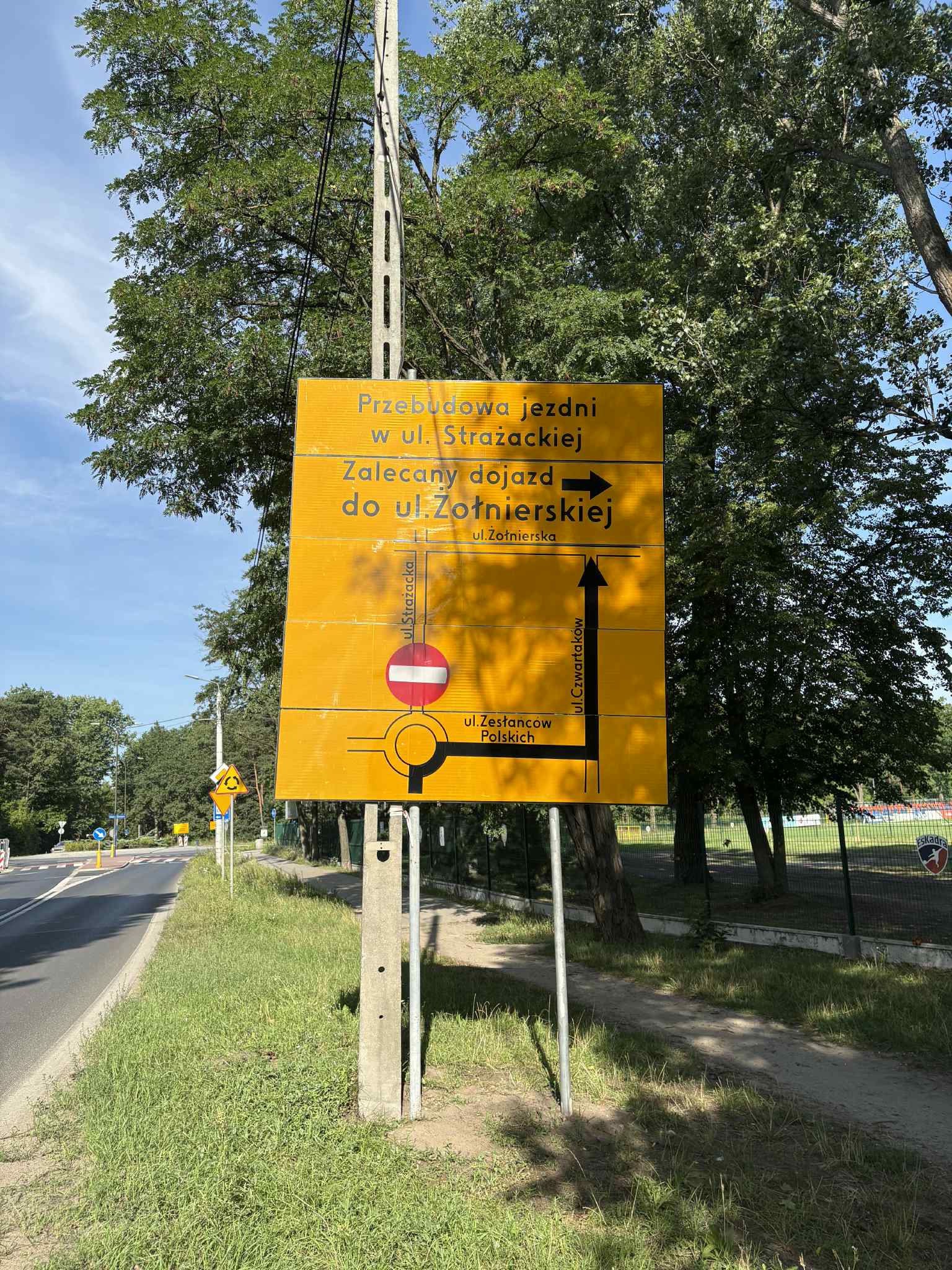 zdjecie na stronie o tytule: Utrudnienia w Rembertowie na ul. Strażackiej od 4.08 ząbkobusy pojadą objazdem