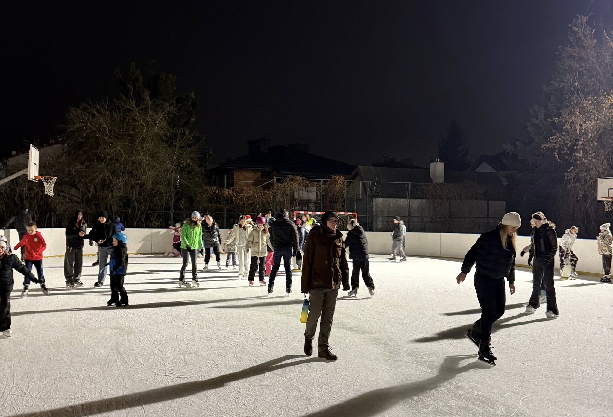zdjecie na stronie o tytule: Lodowisko w Ząbkach oficjalnie otwarte