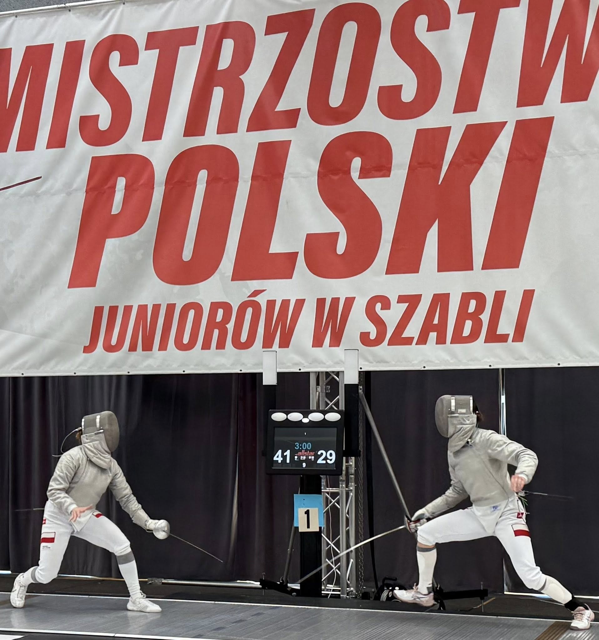 zdjecie na stronie o tytule: Za nami Mistrzostwa Polski Juniorów w szabli w Ząbkach!