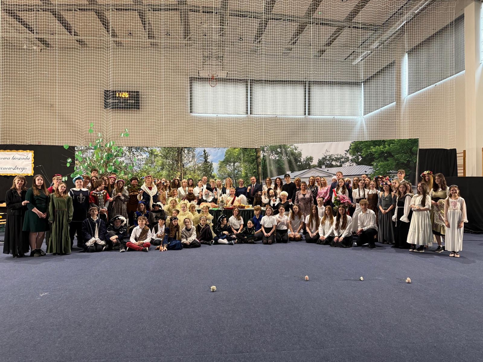 zdjecie na stronie o tytule: 45-lecie nadania Szkole Podstawowej Nr 2 imienia Jana Kochanowskiego