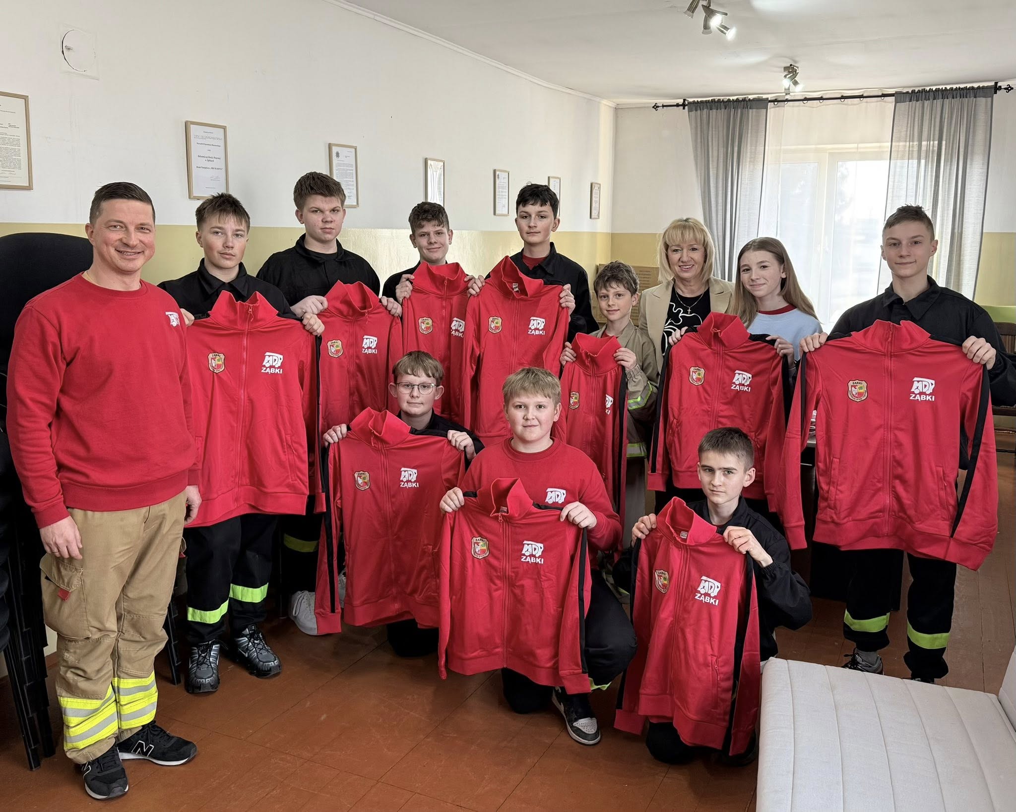 zdjecie na stronie o tytule: Nowe stroje dla MDP w Ząbkach