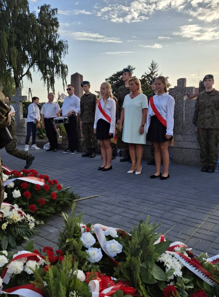 zdjecie na stronie o tytule: Obchody 105. rocznicy Bitwy Warszawskiej w Ząbkach