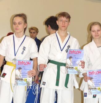 obraz-1 na stronie o tytule: KAROL BURZYK, UCZEŃ GIMNAZJUM NR 1 W ZĄBKACH, MISTRZEM MAZOWSZA KARATE KYOKUSHIN