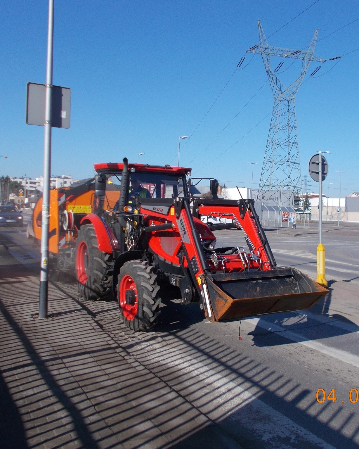 zdjecie na stronie o tytule: Z początkiem marca w naszym mieście rozpoczęło się sprzątanie po zimie.