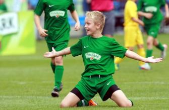 obraz-1 na stronie o tytule: Wystartowały zapisy do XII Turnieju &quot;Z podwórka na stadion o Puchar Tymbarku&quot; – zwycięzcy w nagrodę wyjadą w niezwykłą podróż na mecz Mistrzów Euro 2012!