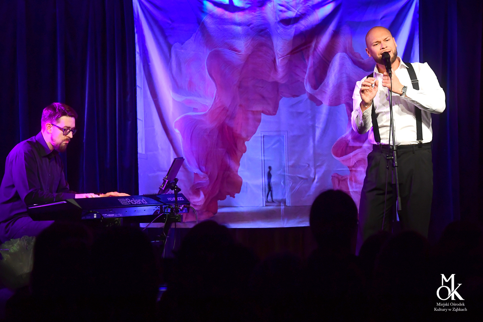 zdjecie na stronie o tytule: Wyjątkowy koncert Kuby Jurzyka z okazji Dnia Kobiet