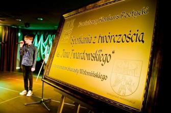 obraz-1 na stronie o tytule: VI Powiatowy Konkurs Poetycki &quot;Spotkanie z twórczością ks. Jana Twardowskiego&quot; za nami!