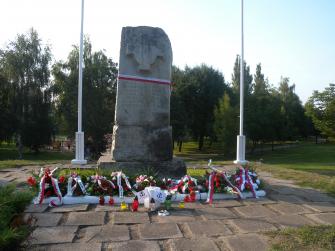 obraz-1 na stronie o tytule: Obchody 68. rocznicy Powstania Warszawskiego w Ząbkach