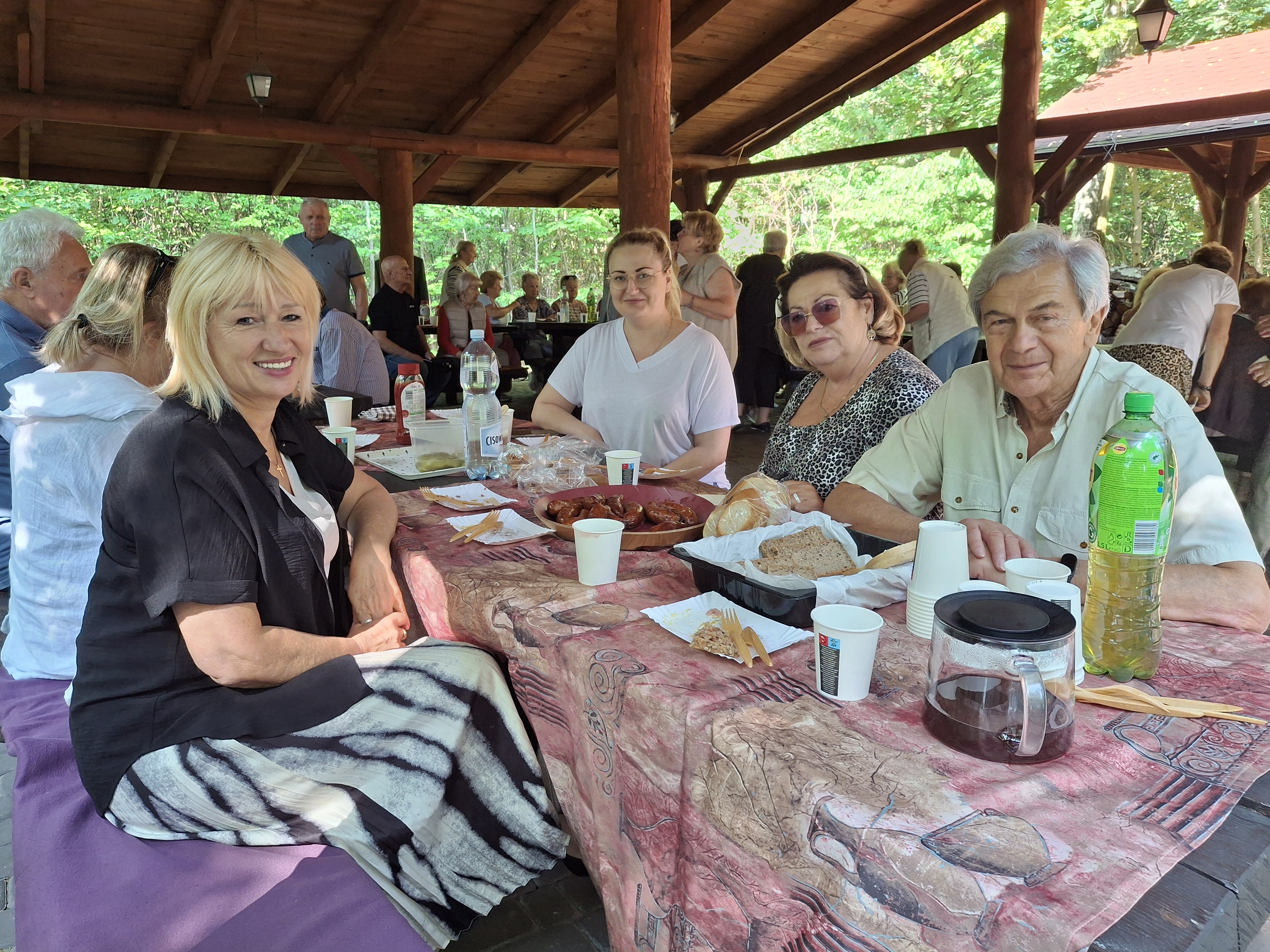 zdjecie na stronie o tytule: Integracyjne spotkanie ząbkowskich seniorów na zakończenie lata