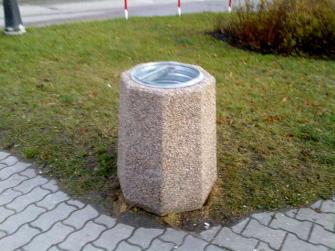 obraz-1 na stronie o tytule: Gdzie wyrzucamy śmieci?