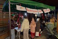 Fotografia dotycząca Rozświetlenie choinki i kiermasz świąteczny w Ząbkach. Dziękujemy, że tak tłumnie przybyliście!