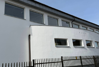 Fotografia dotycząca Uczniowie SP 4 mogą cieszyć się pięną, zmodernizowaną halą sportową