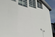 Fotografia dotycząca Uczniowie SP 4 mogą cieszyć się pięną, zmodernizowaną halą sportową