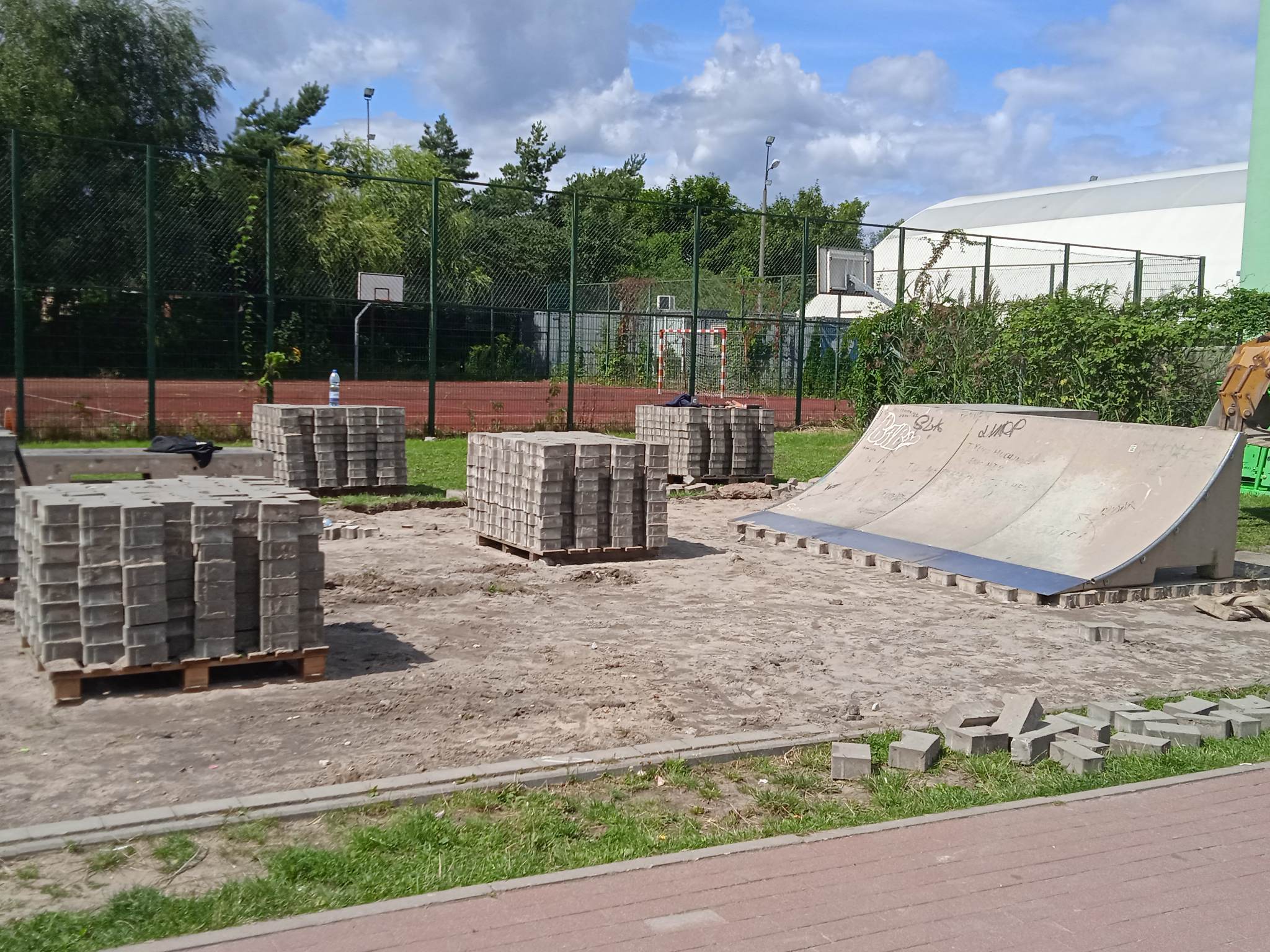 plac budowy skateparku